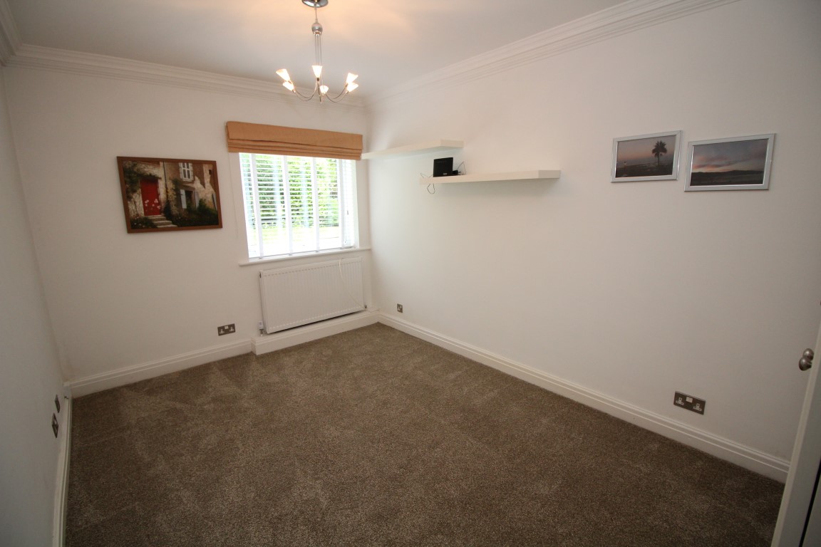 Calders View Court, Calderstones, L18 2 Bedroom Ground Floor Flat For