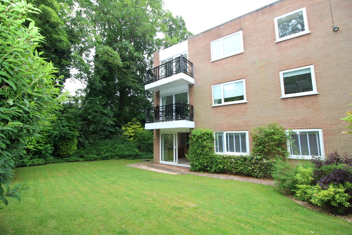 Calders View Court, Calderstones, L18 2 Bedroom Ground Floor Flat For Sale