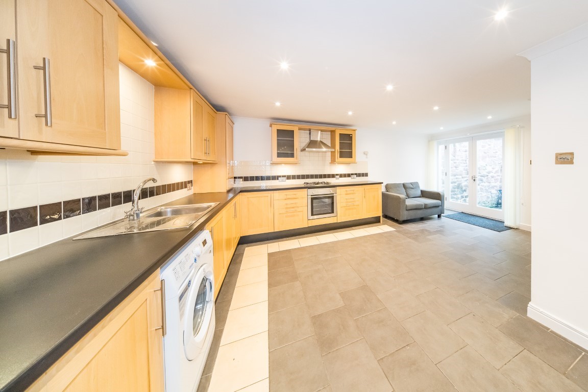 Aigburth Vale, Aigburth, L17 4 Bedroom Terraced House For Sale