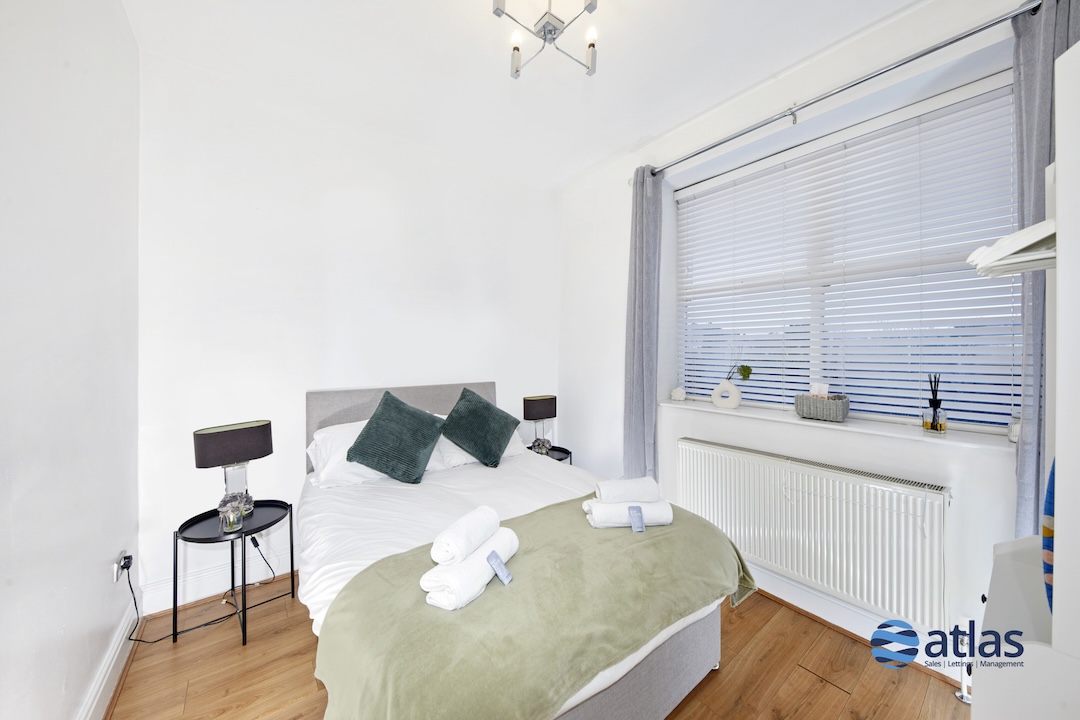 Elmsley Road, Mossley Hill, L18 2 Bedroom Flat For Sale