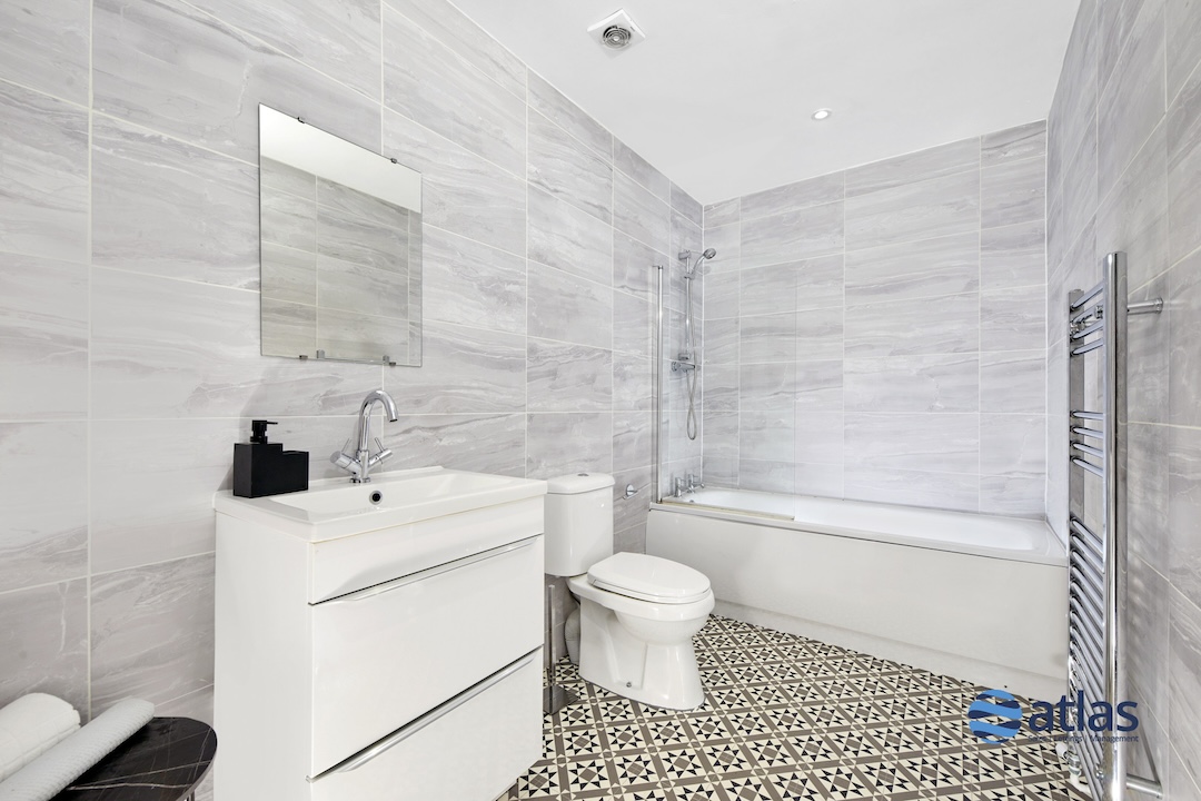 Elmsley Road, Mossley Hill, L18 2 Bedroom Flat For Sale