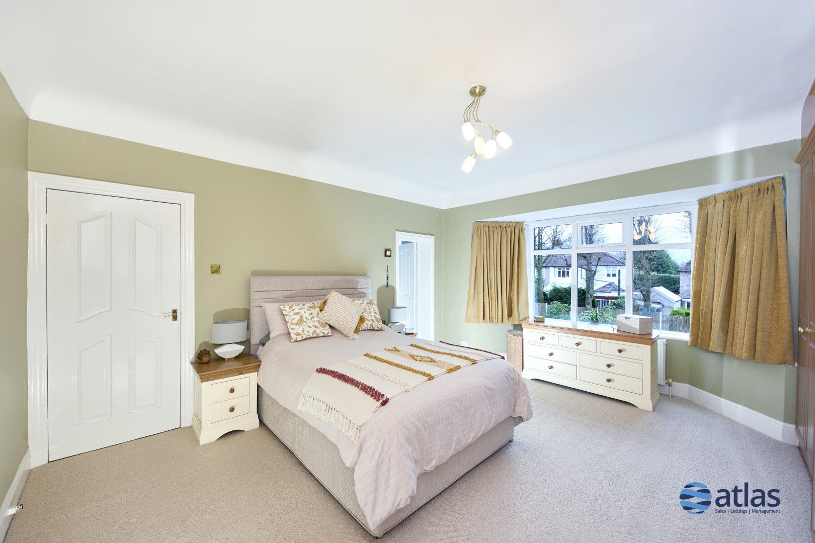 Queens Drive, Mossley Hill, L18 5 Bedroom Detached House For Sale