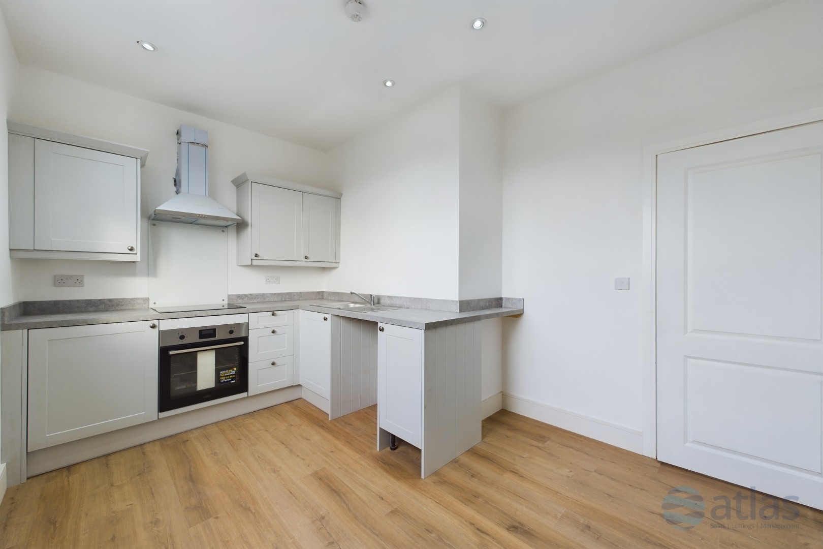Kitchen / Living Area