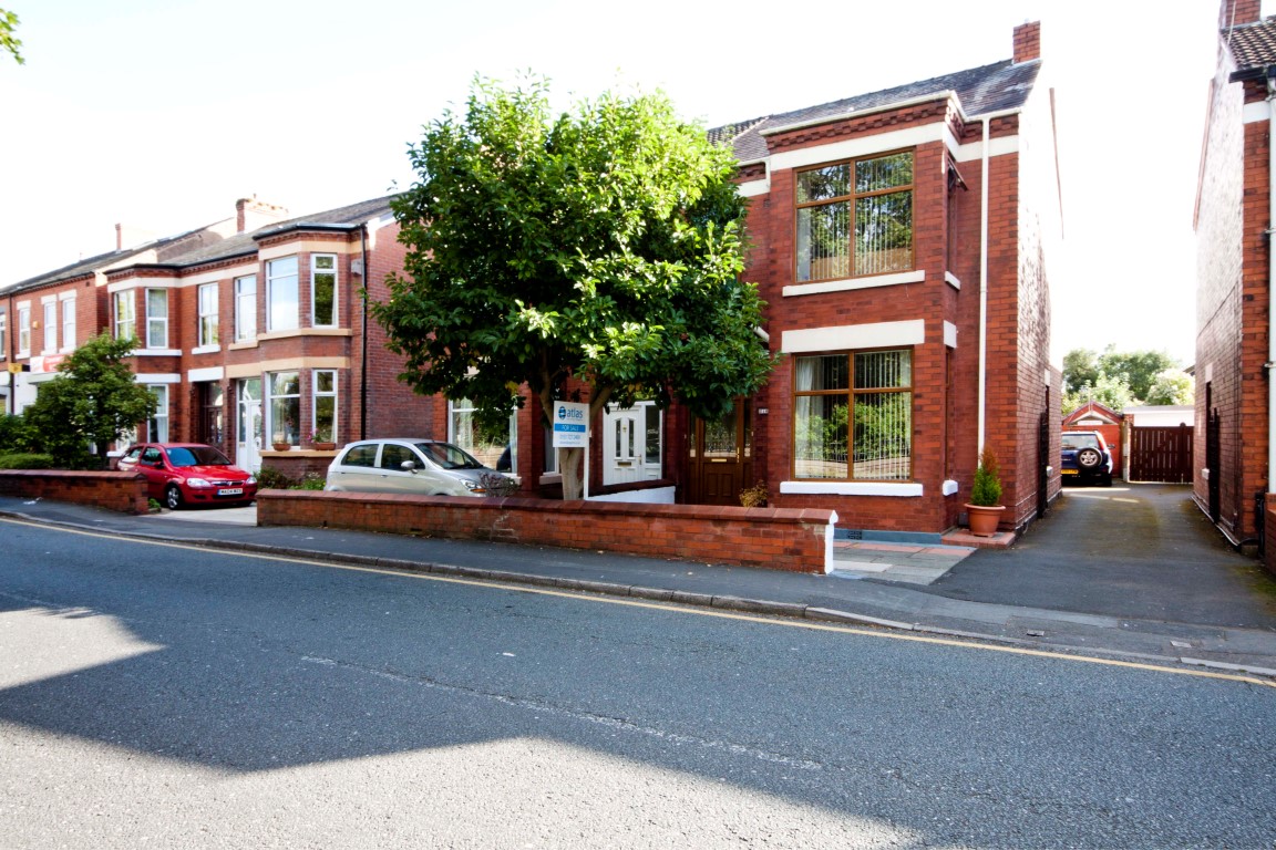 Ditchfield Road, Widnes, WA8 4 Bedroom SemiDetached House For Sale