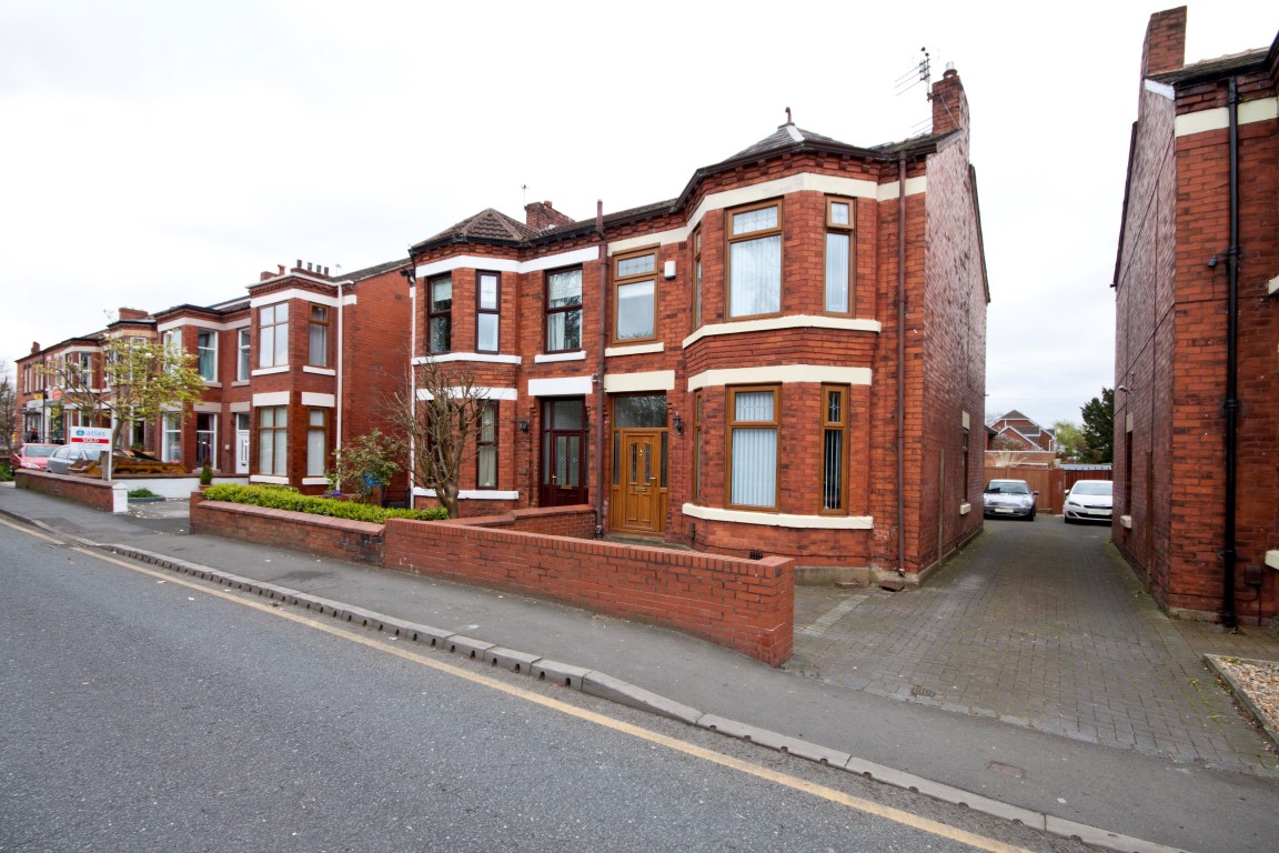 Ditchfield Road, Widnes, WA8 5 Bedroom SemiDetached House For Sale