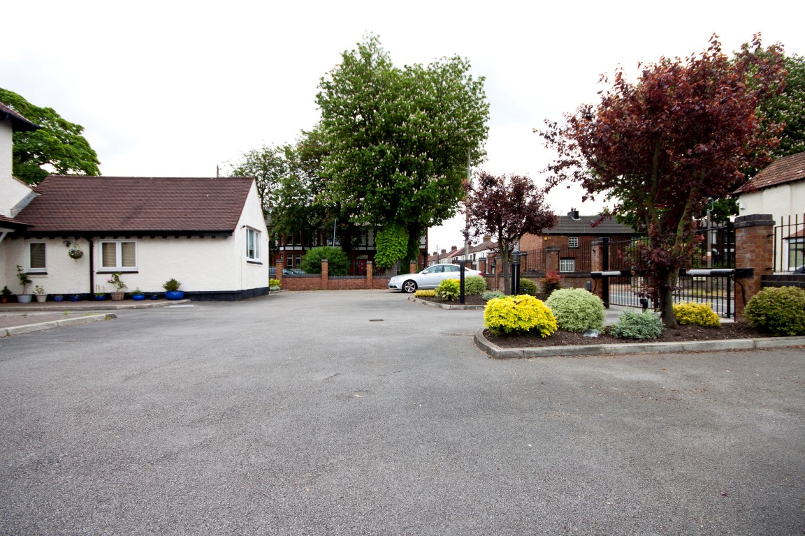 Mersey Road, Aigburth, L17 2 Bedroom Apartment For Sale