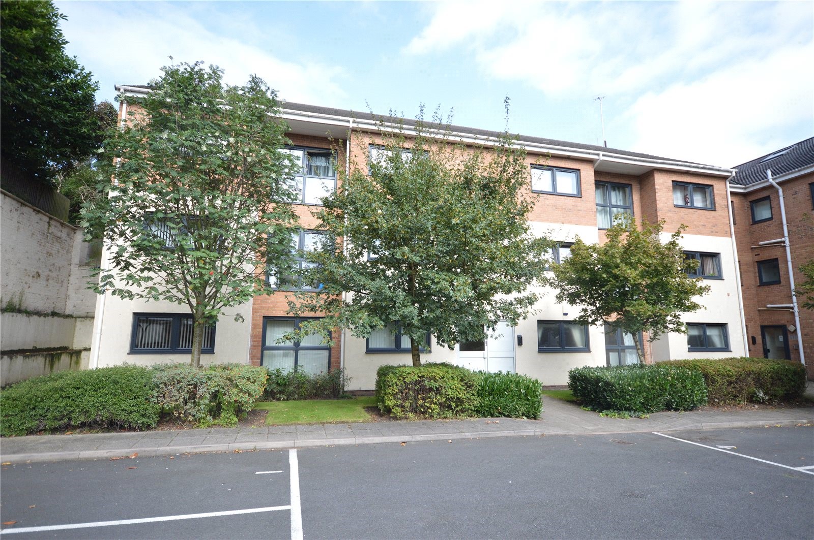 Lowbridge Court, Garston, L19 2 Bedroom Apartment To Let
