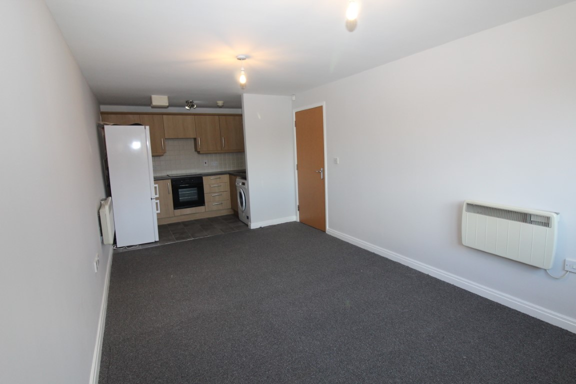 Lowbridge Court, Garston, L19 2 Bedroom Apartment To Let