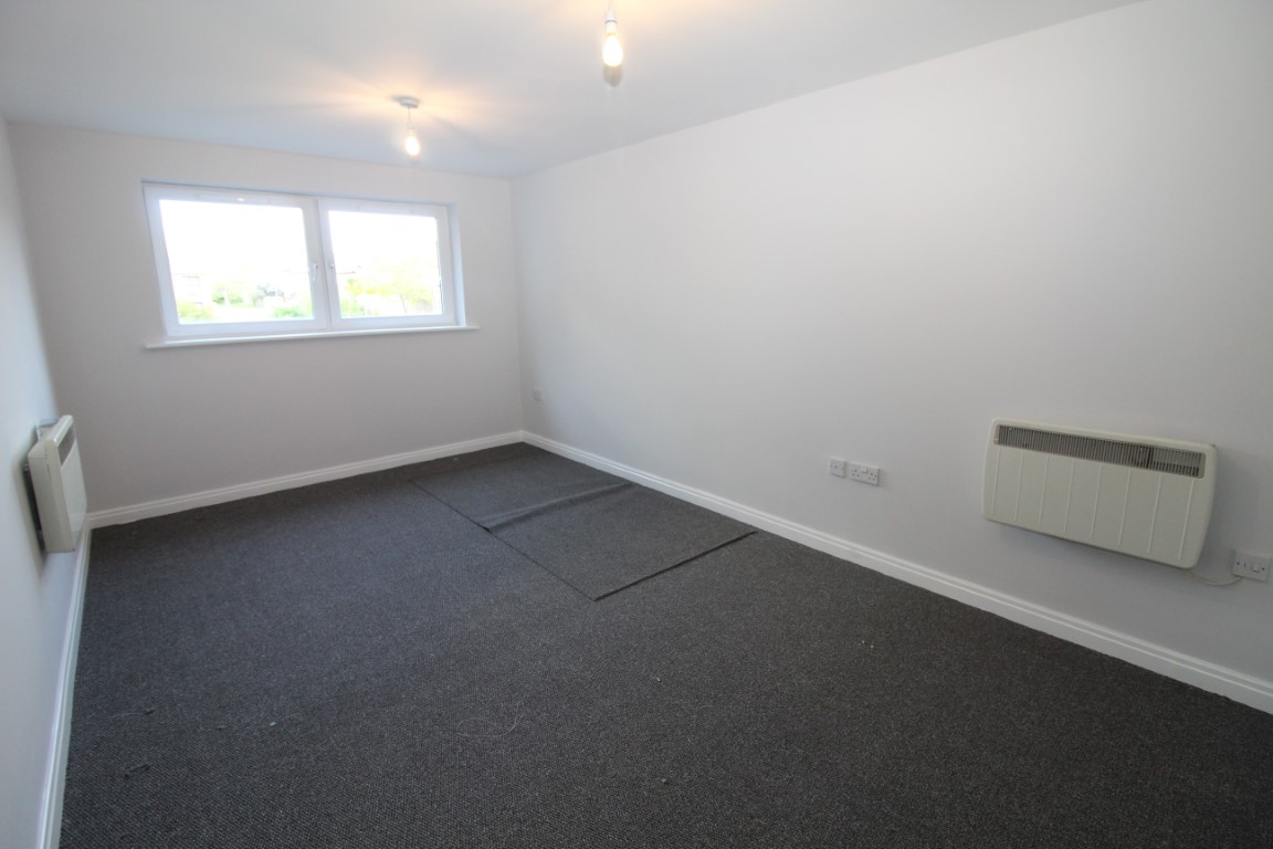 Lowbridge Court, Garston, L19 2 Bedroom Apartment To Let