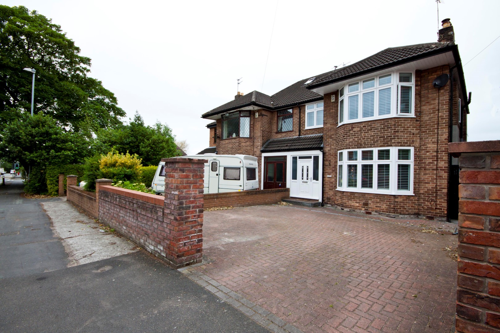 Ditchfield Road, Widnes, WA8 3 Bedroom SemiDetached House For Sale