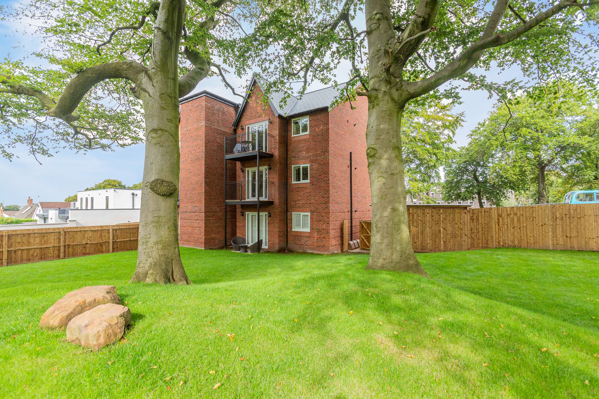 Elmswood Road, Mossley Hill, L18 2 Bedroom Apartment For Sale