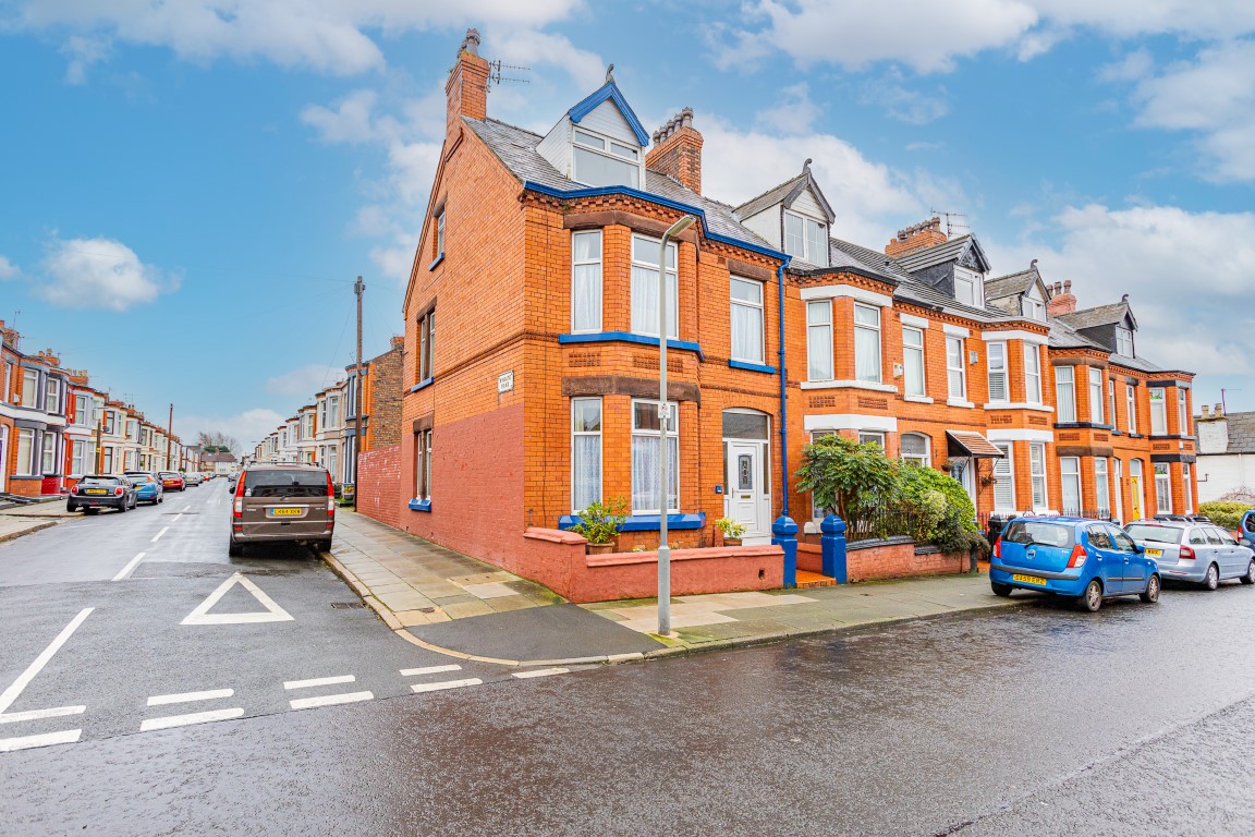 Woodlands Road, Aigburth, L17 4 Bedroom End of Terrace House For Sale